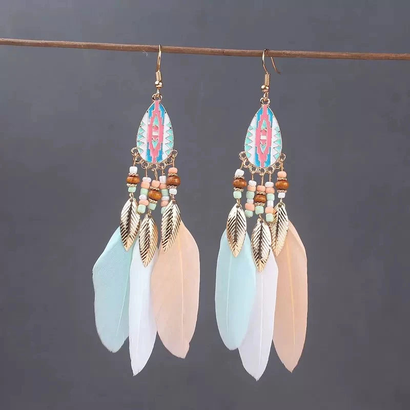 Örhängen med fjäder och fransar, boho