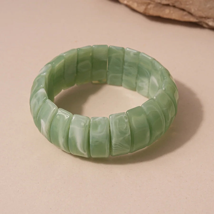 Brett manschettarmband i akryl