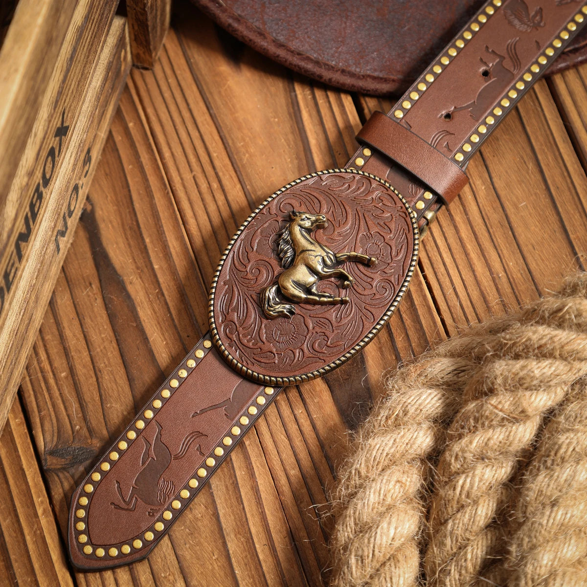 Cowboybälte i PU med metallspänne, retro
