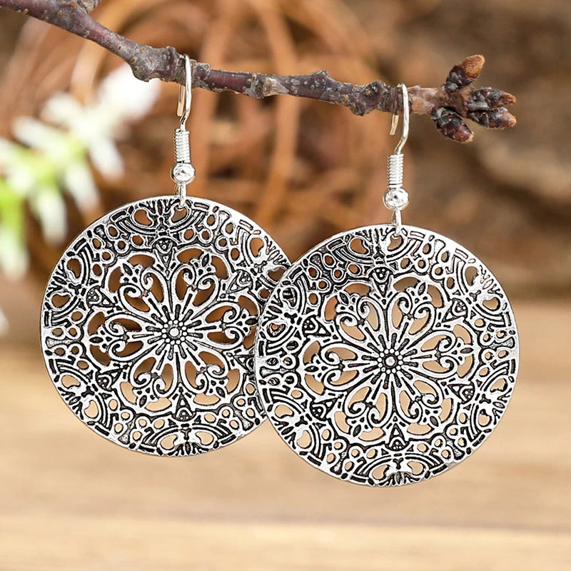 Blommiga örhängen i silver, boho
