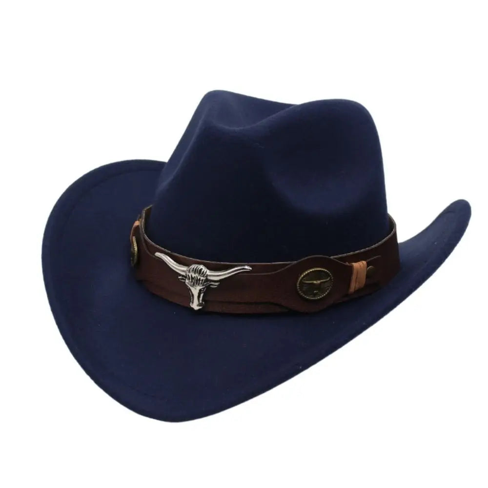 Cowboyhatt i filt med tjurhuvud och hattband