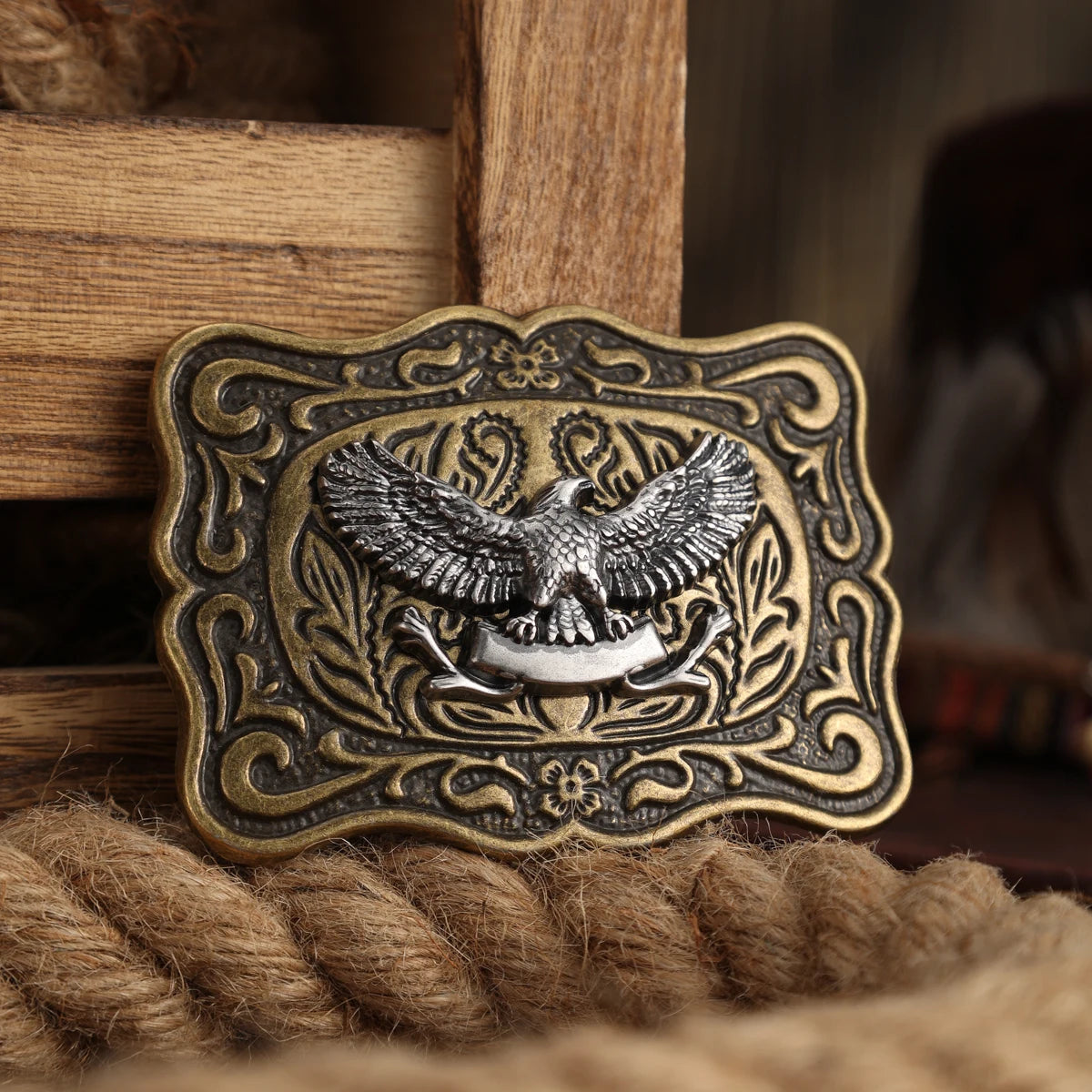 Bältesspänne i metall, cowboystil