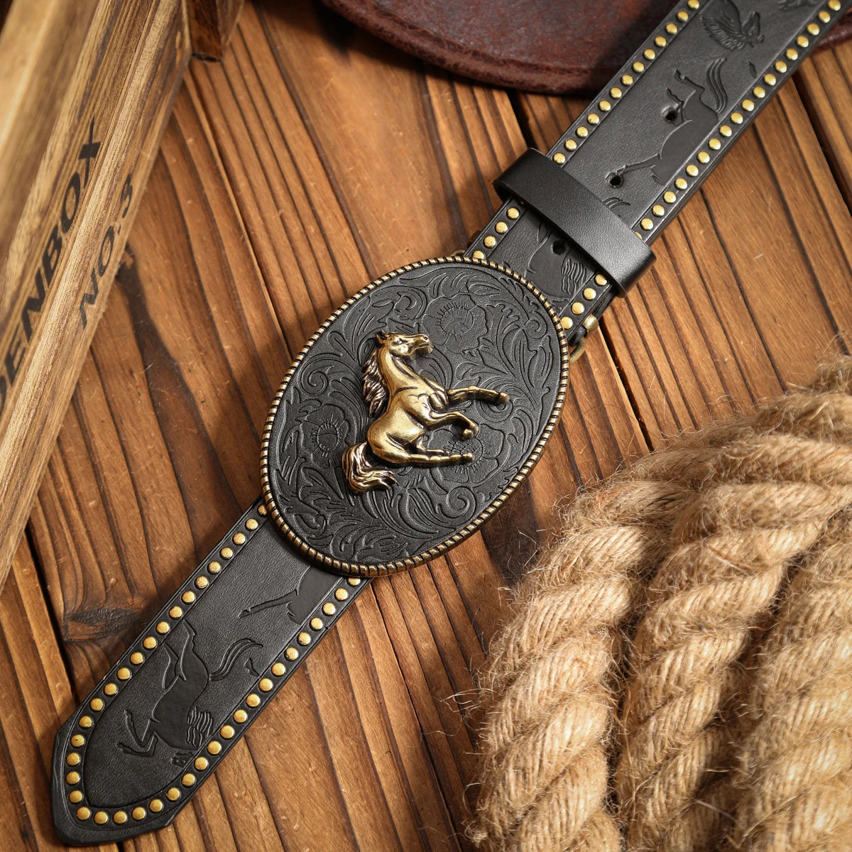 Cowboybälte i PU med metallspänne, retro