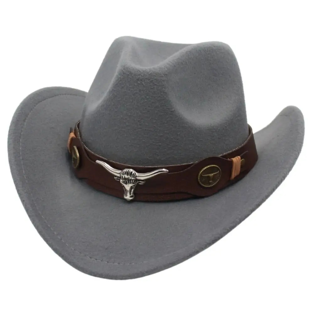 Cowboyhatt i filt med tjurhuvud och hattband