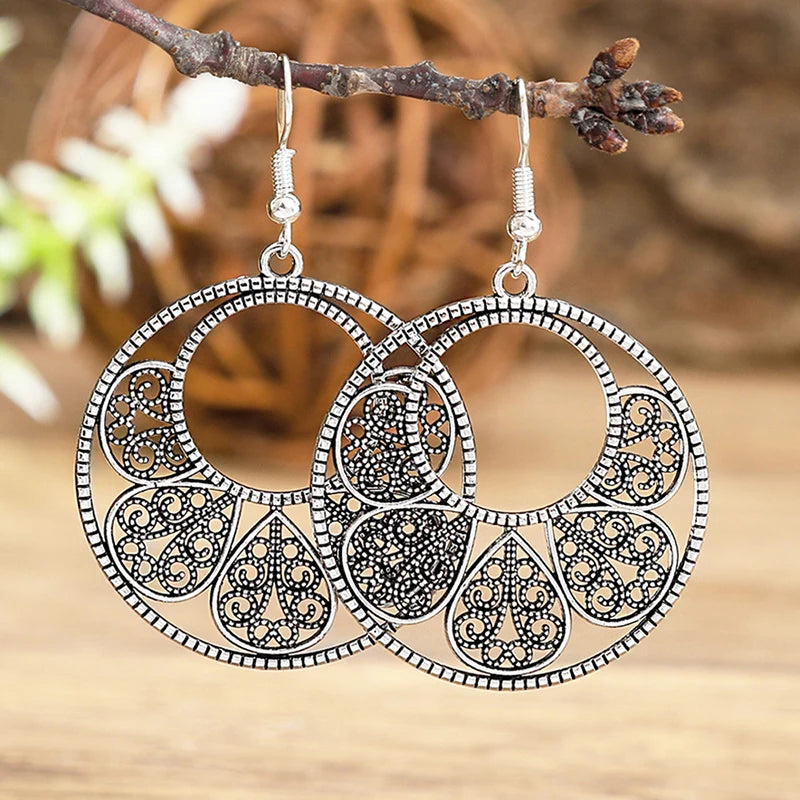 Blommiga örhängen i silver, boho