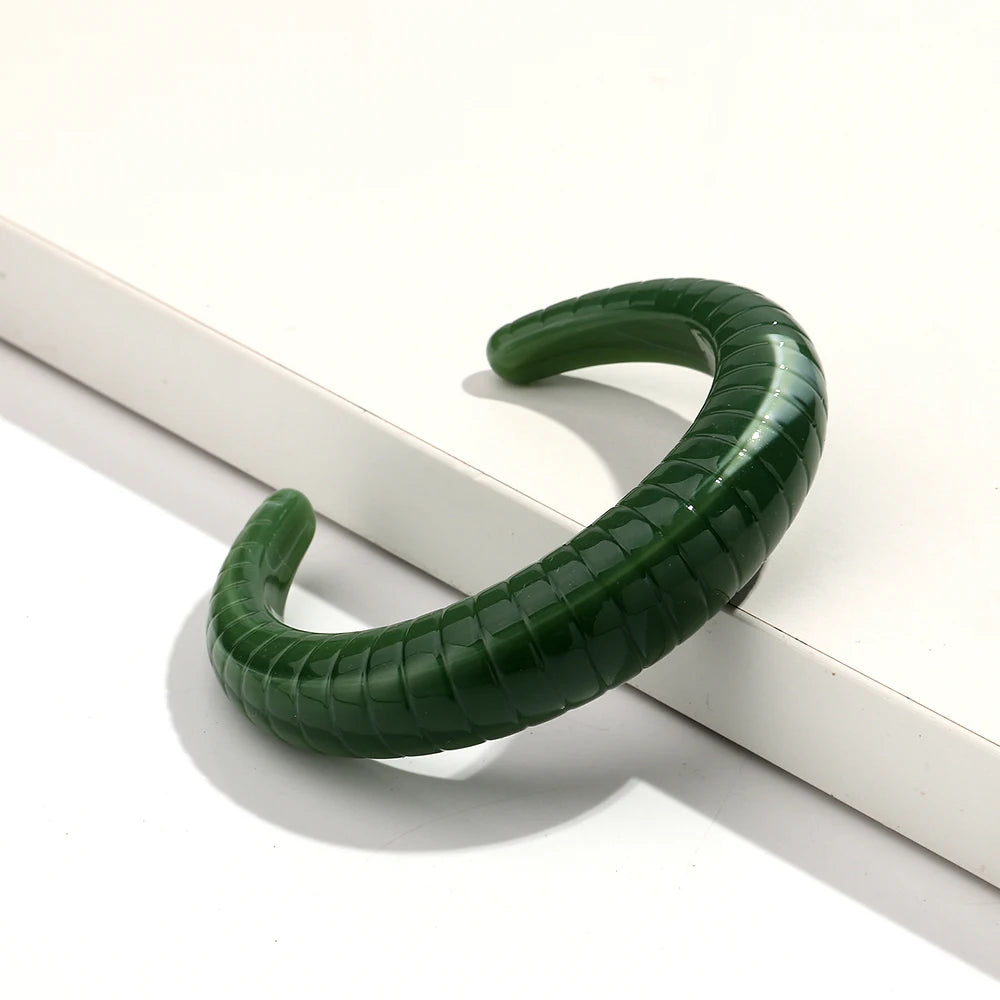 Brett manschettarmband i akryl