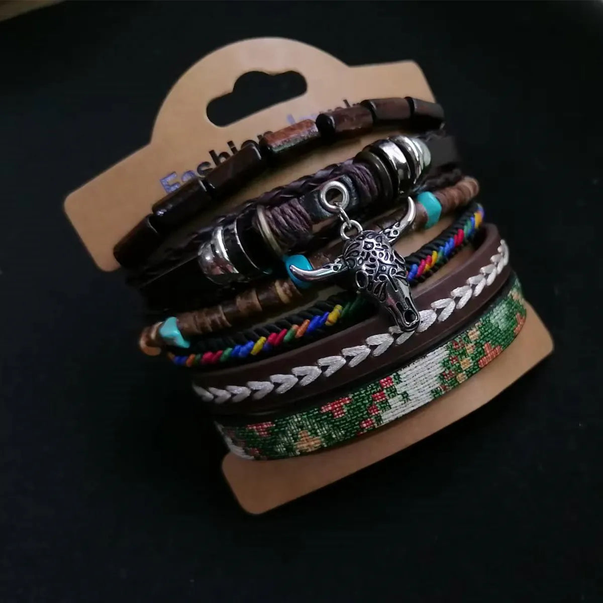 Armband med fjäder