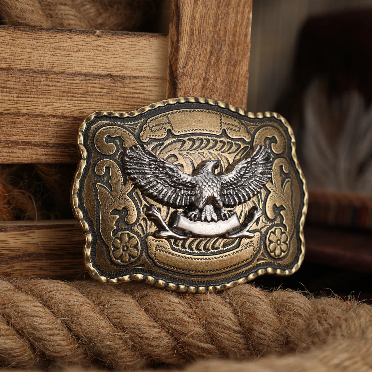 Bältesspänne i metall, cowboystil
