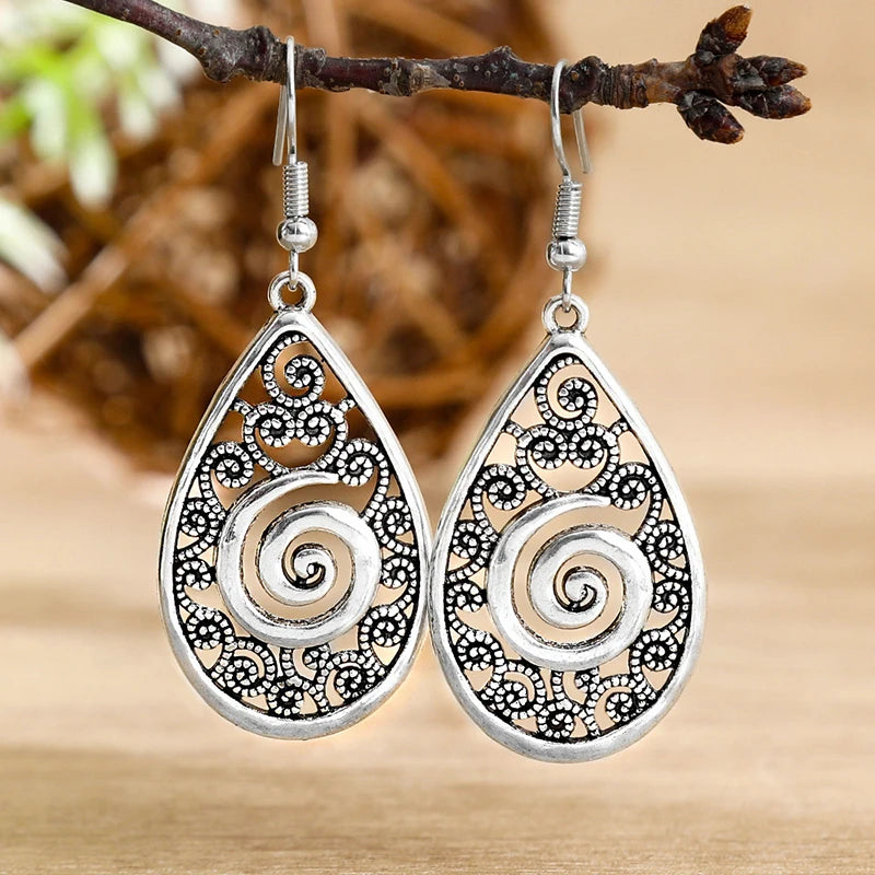 Blommiga örhängen i silver, boho