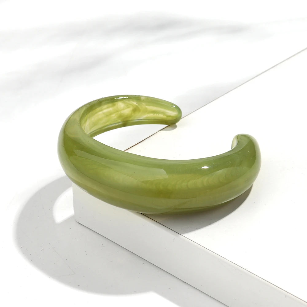 Brett manschettarmband i akryl