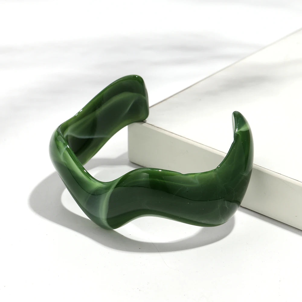 Brett manschettarmband i akryl