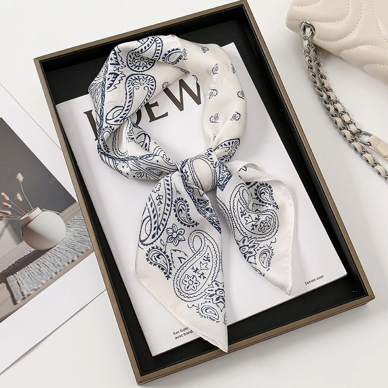 Paisley bandana, svart (68×68 cm)