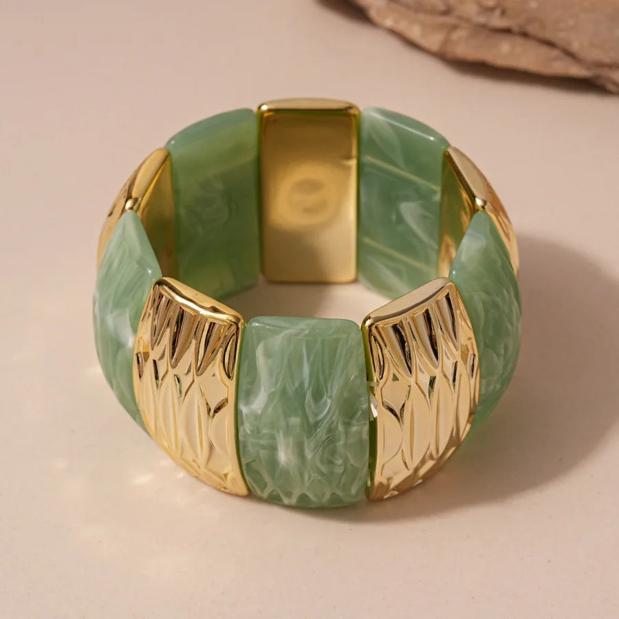 Brett manschettarmband i akryl